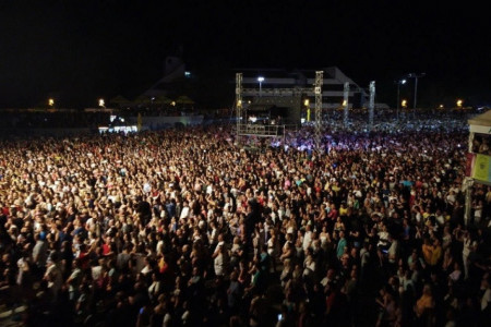 KAKAV SPEKTAKL: 50.000 ljudi u glas pevalo sa Sašom Matićem