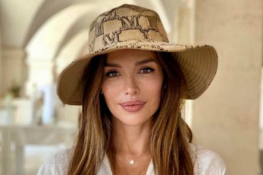 MRZE SE, ali liče jedna na drugu! Ovo je Severinina sestra Marijana zbog koje je danas uhapšena (FOTO) MRZE SE, ali liče jedna na drugu! Ovo je Severinina sestra Marijana zbog koje je danas uhapšena (FOTO)
