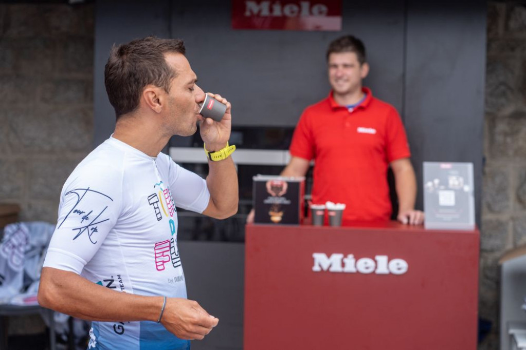 BICIKLIZAM I KAFA – sport i hedonizam u trci za humani cilj