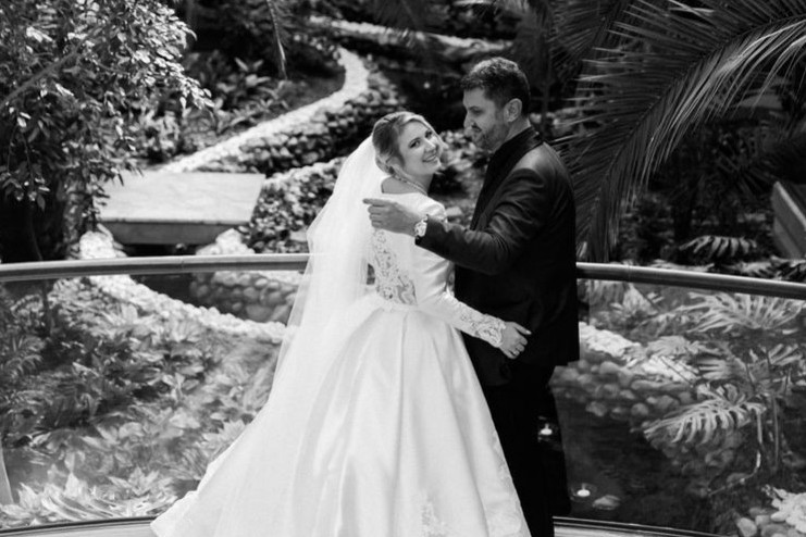 Venčanica sa dugačkim plaštom kao iz bajke, raskošna proslava i poznate zvanice....Zavirite na venčanje Tijane Marković (FOTO)
