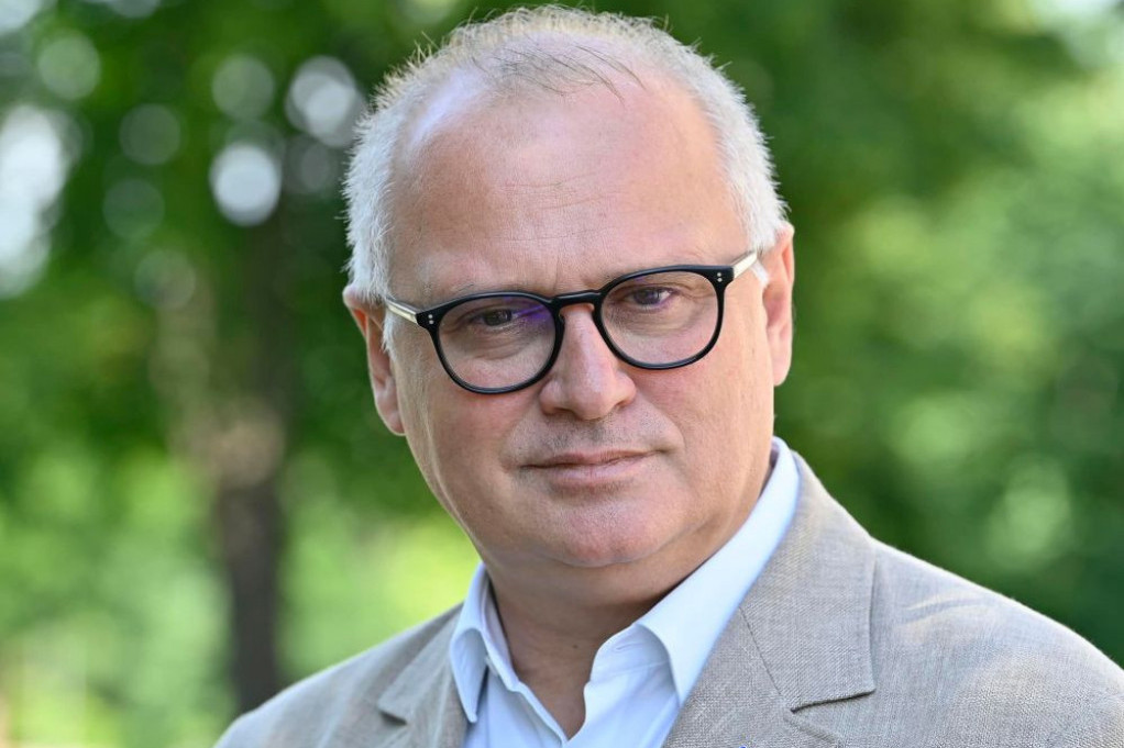 Supruga Gorana Vesića objavila fotografiju u kupaćem: Odavno nismo videli ženu političara u ovakvom izdanju