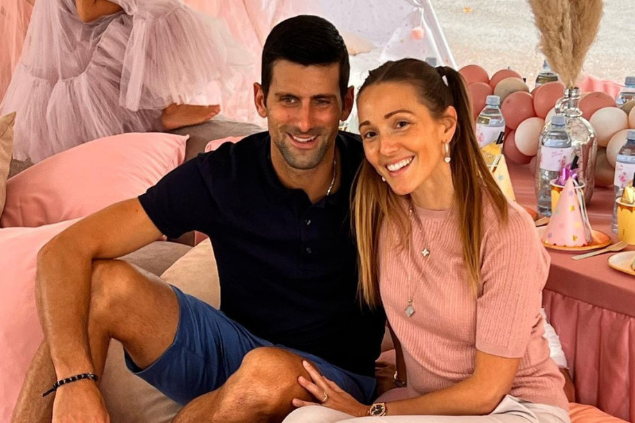 Mama Jelena je zabranila duvanje svećica: Zavirite na proslavu 6. rođendana Tare Đoković, bela haljinica će vas osvojiti (FOTO) Mama Jelena je zabranila duvanje svećica: Zavirite na proslavu 6. rođendana Tare Đoković, bela haljinica će vas osvojiti (FOTO)