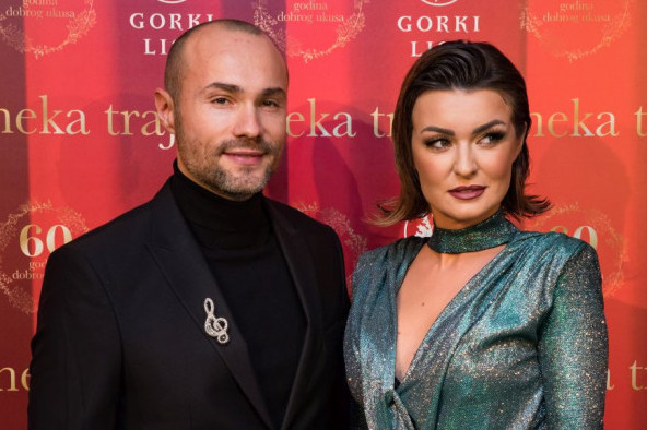 Svadbe NEĆE BITI: Aca Sofornijević RASKINUO VERIDBU, evo šta se desilo (FOTO) Svadbe NEĆE BITI: Aca Sofornijević RASKINUO VERIDBU, evo šta se desilo (FOTO)
