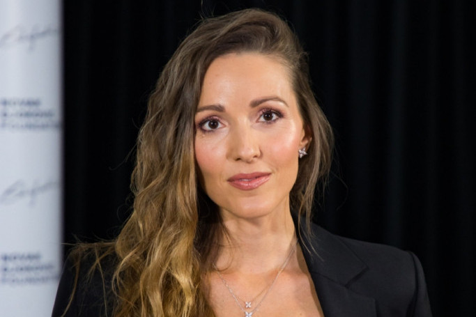 Otišla u crnke: Jelena Đoković šokirala i Noleta i nas promenom boje kose, komentari su podeljeni! Pogledajte kako sada izgleda (FOTO) Otišla u crnke: Jelena Đoković šokirala i Noleta i nas promenom boje kose, komentari su podeljeni! Pogledajte kako sada izgleda (FOTO)