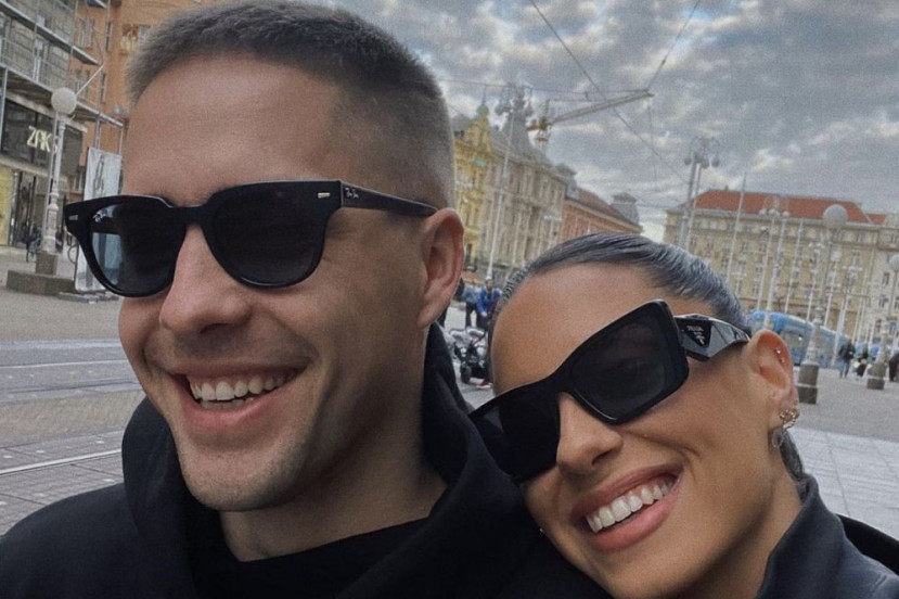 Ne preziva se više Jovanović: Sara Jo obradovala fanove PRELEPIM VESTIMA, sve se desilo van Srbije (FOTO) Ne preziva se više Jovanović: Sara Jo obradovala fanove PRELEPIM VESTIMA, sve se desilo van Srbije (FOTO)