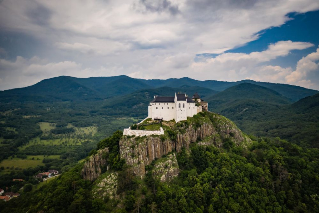 TOKAJ: Mesto gde se grožđe pretvara u „vino kraljeva”