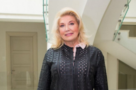 Frizura Suzane Mančić šokirala ceo Instagram: Gde ti je bila pamet da menjaš ono što godinama volimo kod tebe? (FOTO) Frizura Suzane Mančić šokirala ceo Instagram: Gde ti je bila pamet da menjaš ono što godinama volimo kod tebe? (FOTO)