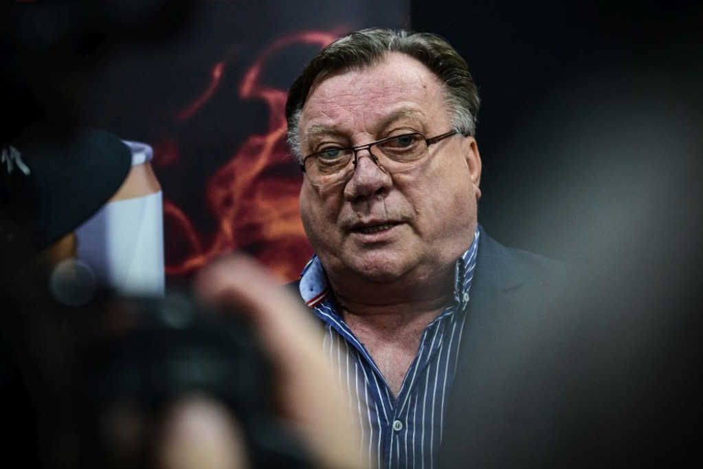 Tragedija: Halid Bešlić ponovo doživeo saobraćajnu nesreću, evo u kakvom je stanju Tragedija: Halid Bešlić ponovo doživeo saobraćajnu nesreću, evo u kakvom je stanju