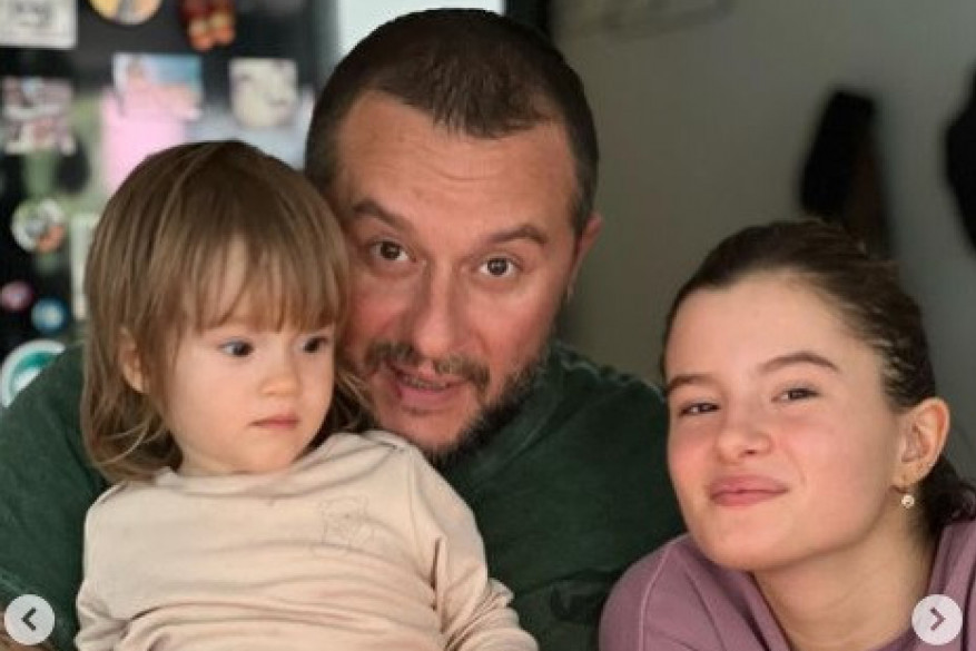 Kuhinja u kojoj se spremaju najlepši slatkiši za Lolu i Stašu: Zavirite u luksuzni stan Ivana Ivanovića (FOTO) Kuhinja u kojoj se spremaju najlepši slatkiši za Lolu i Stašu: Zavirite u luksuzni stan Ivana Ivanovića (FOTO)