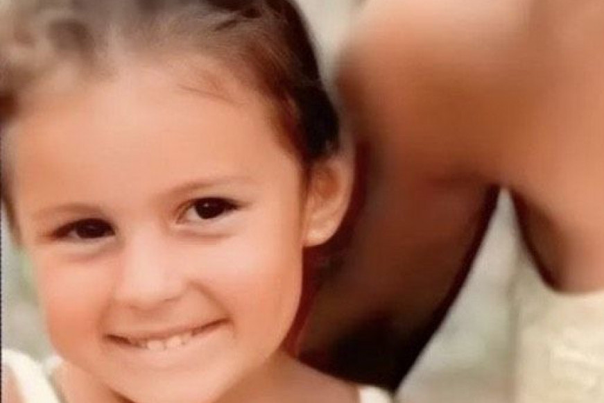 Možete li da pogodite ko je? Danas je jedna od najpoželjnijih žena na našoj sceni, momak joj je milioner (FOTO) Možete li da pogodite ko je? Danas je jedna od najpoželjnijih žena na našoj sceni, momak joj je milioner (FOTO)