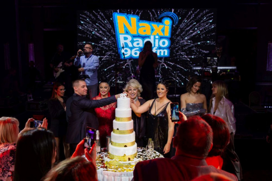 VELIČANSTVENA PROSLAVA 28. ROĐENDANA NAXI RADIJA: Gala događaj uz zvezde iz celog regiona i koncert Sergeja Ćetkovića VELIČANSTVENA PROSLAVA 28. ROĐENDANA NAXI RADIJA: Gala događaj uz zvezde iz celog regiona i koncert Sergeja Ćetkovića