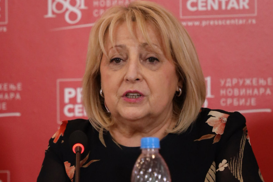 Rekao je “Mama imam RAK”: Ovo je sin Slavice Đukić Dejanović zbog kog se slomila usred emisije (FOTO) Rekao je “Mama imam RAK”: Ovo je sin Slavice Đukić Dejanović zbog kog se slomila usred emisije (FOTO)