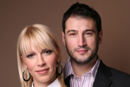 Geni su čudo: Ćerka Irine Vukotić sa majkom na crvenom tepihu, izrasla je u KOPIJU svog oca Save Radovića (FOTO) Geni su čudo: Ćerka Irine Vukotić sa majkom na crvenom tepihu, izrasla je u KOPIJU svog oca Save Radovića (FOTO)