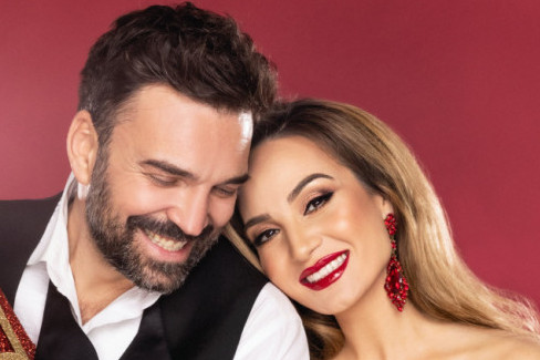 Posle toliko godina Jeleni Tomašević se otvarila najveća želja: Ivan i ćerka su uz nju, porodica slavi (FOTO) Posle toliko godina Jeleni Tomašević se otvarila najveća želja: Ivan i ćerka su uz nju, porodica slavi (FOTO)