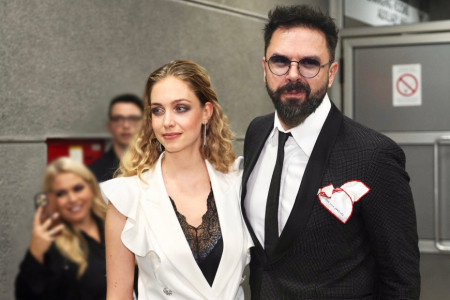Mala Alba izgleda presrećno: Krštenje ćerke Petra Graša i Hane Huljić pravi spektakl, svi pričaju o Haninoj haljini (FOTO) Mala Alba izgleda presrećno: Krštenje ćerke Petra Graša i Hane Huljić pravi spektakl, svi pričaju o Haninoj haljini (FOTO)