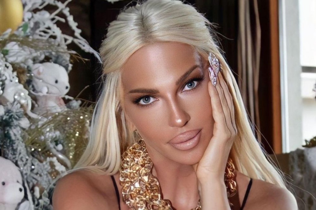 Tri meseca posle razvoda na adresu Jelene Karleuše stigao papreno skup poklon Tri meseca posle razvoda na adresu Jelene Karleuše stigao papreno skup poklon