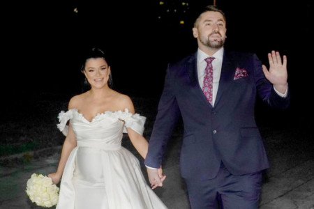 Tek si se oženio, SRAM TE BILO: Rađen uhvaćen, bacio je oko na OVU poznatu voditeljku! Trudna supruga pojma nije imala (FOTO) Tek si se oženio, SRAM TE BILO: Rađen uhvaćen, bacio je oko na OVU poznatu voditeljku! Trudna supruga pojma nije imala (FOTO)