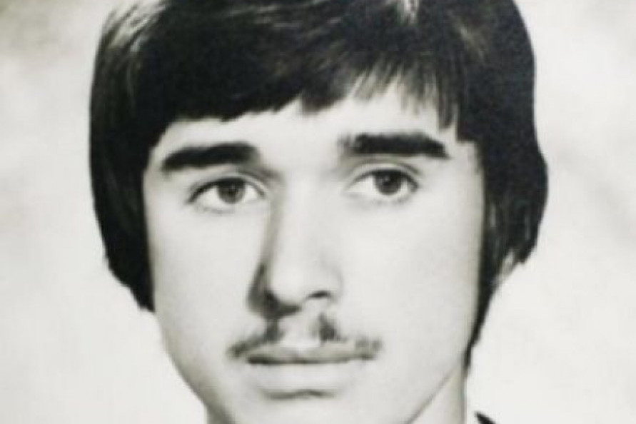 Da li prepoznajete ovog čoveka? Oženio je slavnu pevačicu, zaradio milione i danas ga gledate na televiziji (FOTO)
