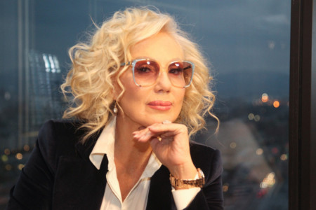 Zavodljiv, senzualan i bezobrazno skup: Lepa Brena jedina na estradi miriše na ovaj luks parfem Zavodljiv, senzualan i bezobrazno skup: Lepa Brena jedina na estradi miriše na ovaj luks parfem