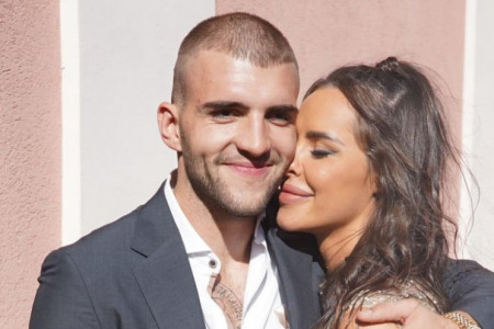 Pogledajte šta se dešava u mojoj kući! Bogdanino PRVO OGLAŠAVANJE posle porođaja slomilo SVIMA SRCE: VIŠE NIŠTA NIJE KAO PRE (FOTO) Pogledajte šta se dešava u mojoj kući! Bogdanino PRVO OGLAŠAVANJE posle porođaja slomilo SVIMA SRCE: VIŠE NIŠTA NIJE KAO PRE (FOTO)