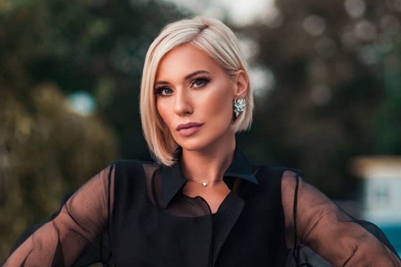 Marija Veljković bez šminke izgleda ovako: Ova fotografija je dokaz da žene sa televizije nisu savršene, da li biste je prepoznali? Marija Veljković bez šminke izgleda ovako: Ova fotografija je dokaz da žene sa televizije nisu savršene, da li biste je prepoznali?