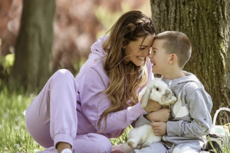 Sin Jelene Kostov doneo važnu odluku, pevačica i njen suprug čupaju kosu: Milija, sine, mora li tako?(FOTO) Sin Jelene Kostov doneo važnu odluku, pevačica i njen suprug čupaju kosu: Milija, sine, mora li tako?(FOTO)