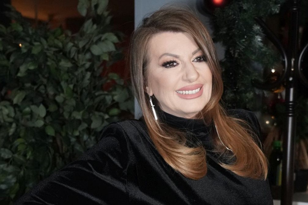 OFARBALA SE U PLAVO kao Karleuša: Viki Miljković objavila novu boju kose na Instagramu i ne sviđa se svima, pogledajte kako joj stoji (FOTO)