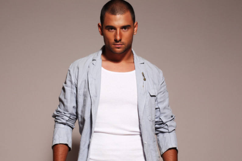 Bio je tako sladak, a sada… Duga kosa, izmoreno lice, godine nisu bile milosrdne: Evo kako danas izgleda Nemanja Stevanović (FOTO) Bio je tako sladak, a sada… Duga kosa, izmoreno lice, godine nisu bile milosrdne: Evo kako danas izgleda Nemanja Stevanović (FOTO)