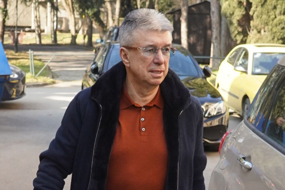 Danas je NAJTEŽI DAN u životu Saše Popovića! Poznata sudbina slavnog direktora, svima slomio srce kad je potvrdio... Suzana uplakana! Danas je NAJTEŽI DAN u životu Saše Popovića! Poznata sudbina slavnog direktora, svima slomio srce kad je potvrdio... Suzana uplakana!