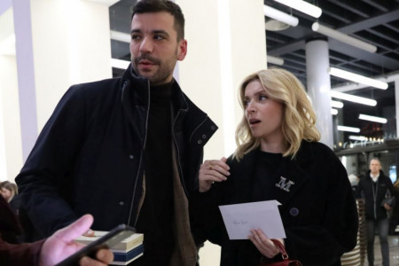 Trudna Anđelka Prpić šokirala sve odlukom o novom dečku: Možda ovo nije bila najbolja odluka (FOTO) Trudna Anđelka Prpić šokirala sve odlukom o novom dečku: Možda ovo nije bila najbolja odluka (FOTO)