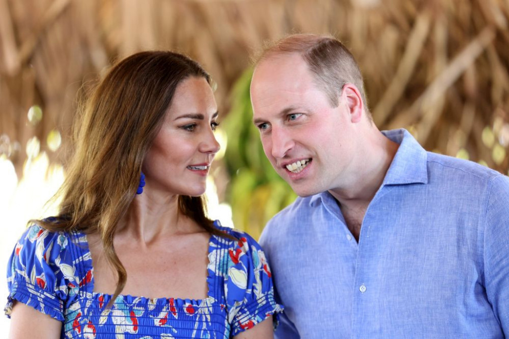 Ovakvu ženu da prevariš sa NJOM?! Otkriveno ko je ŠVALERKA princa Vilijama, Kejt Midlton u suzama (FOTO) Ovakvu ženu da prevariš sa NJOM?! Otkriveno ko je ŠVALERKA princa Vilijama, Kejt Midlton u suzama (FOTO)