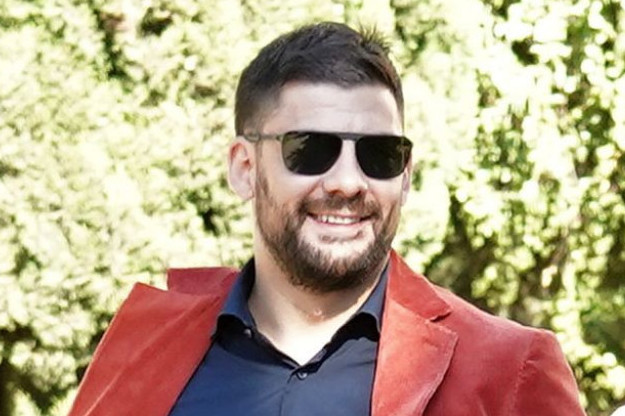 Milan Marić objavio sliku s ocem: On ima jednu fantastičnu veštinu Milan Marić objavio sliku s ocem: On ima jednu fantastičnu veštinu