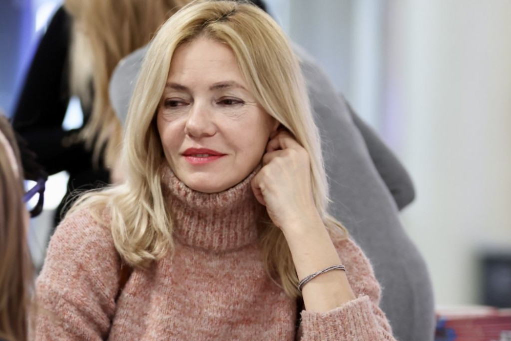 Bivši partner Danijele Vranješ NAPRAVIO DETE pevačici koju STALNO gledate na TV: Ovo su njihove zajedničke fotografije, šokiraćete se Bivši partner Danijele Vranješ NAPRAVIO DETE pevačici koju STALNO gledate na TV: Ovo su njihove zajedničke fotografije, šokiraćete se