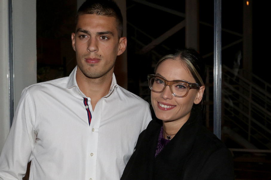 Mirka Vasiljević i Vujadin Savić prvi put zajedno posle dužeg vremena! Zbog jednog detalja svi pričaju o njima i njihovom braku (FOTO) Mirka Vasiljević i Vujadin Savić prvi put zajedno posle dužeg vremena! Zbog jednog detalja svi pričaju o njima i njihovom braku (FOTO)