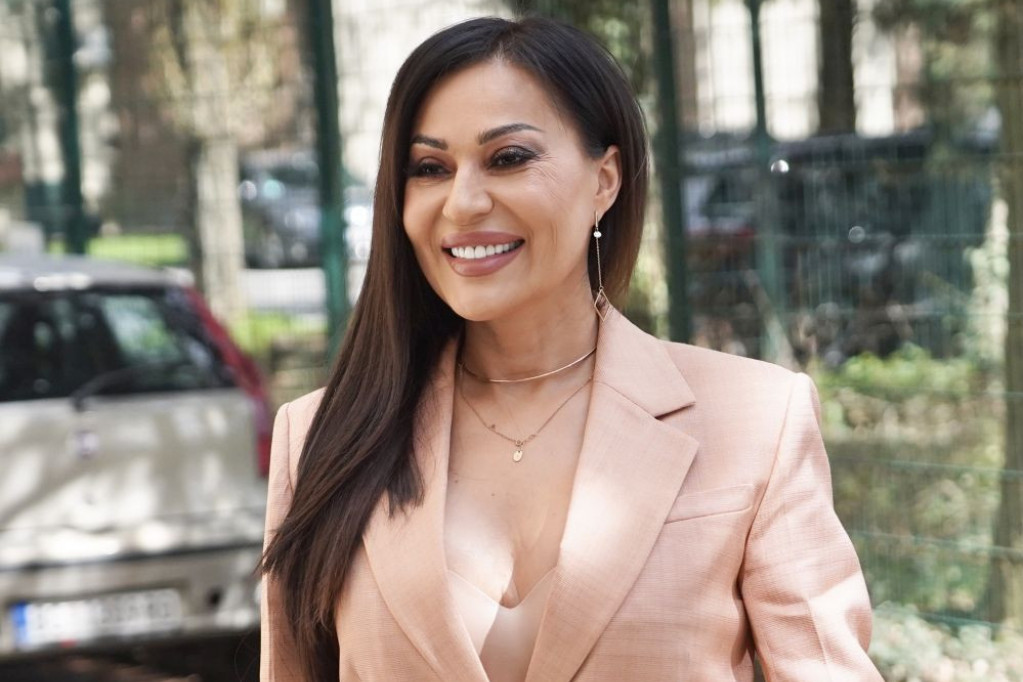 Jasno je na koga liči: Baka Ceca objavila prvu sliku malog Krstana Ražnatovića (FOTO) Jasno je na koga liči: Baka Ceca objavila prvu sliku malog Krstana Ražnatovića (FOTO)