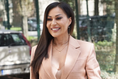 Ceca objavila fotografiju majke: Da li je moguće da žena ovako izgleda, sad je jasno što je nema u javnosti (FOTO) Ceca objavila fotografiju majke: Da li je moguće da žena ovako izgleda, sad je jasno što je nema u javnosti (FOTO)