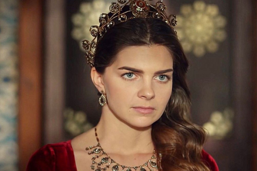 Bila je najlepša sultanija u "Sulejmanu", a danas... Pogledajte kako sada izgleda Mihrimah, nije odolela operacijama (FOTO) Bila je najlepša sultanija u "Sulejmanu", a danas... Pogledajte kako sada izgleda Mihrimah, nije odolela operacijama (FOTO)
