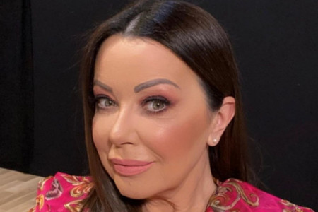 Muž ju je napustio još dok je bila trudna, ali nije bila sama! Dragana Katić tek sad priznala koji muškarac je bio uz nju i sinove (FOTO) Muž ju je napustio još dok je bila trudna, ali nije bila sama! Dragana Katić tek sad priznala koji muškarac je bio uz nju i sinove (FOTO)
