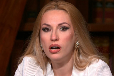 Mislila je da joj lekovi koje uzima na svoju ruku pomažu... Rada Manojlović saopštila TUŽNE VESTI, cela nacija plače sa njom (FOTO)