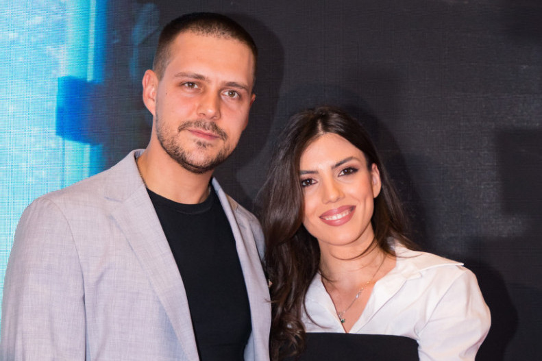 Miloš Biković i Ivana Malić otkrili pol bebe! Čestitke se samo nižu, ponosni roditelji ne mogu biti srećniji! Miloš Biković i Ivana Malić otkrili pol bebe! Čestitke se samo nižu, ponosni roditelji ne mogu biti srećniji!