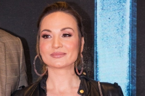 I Jelena i Ivan obeležavaju Nikoljdan: Glumac odneo kolač u crkvu, svi oduševljeni umećem domaćice (FOTO) I Jelena i Ivan obeležavaju Nikoljdan: Glumac odneo kolač u crkvu, svi oduševljeni umećem domaćice (FOTO)