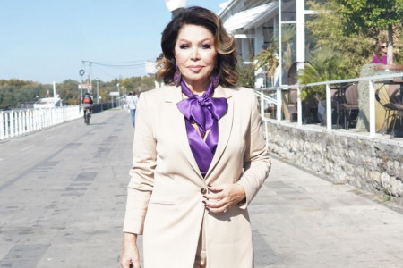 Unuka Nede Ukraden prvi put izašla u javnost i njena odluka ŠOKIRALA SVE: Ovo poznata baba NI U SNOVIMA nije zamišljala (FOTO)