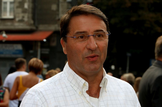 Jovan Memedović se čitav život bavi novinarstvom, ali nije se za to školovao: Evo šta je po obrazovanju (FOTO) Jovan Memedović se čitav život bavi novinarstvom, ali nije se za to školovao: Evo šta je po obrazovanju (FOTO)