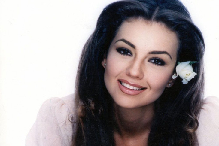 Važila je za najlepšu glumicu, ali bolest je učinila svoje! Pogledajte kako danas izgleda Rosalinda, njeno lice je sada kao tuđe (FOTO) Važila je za najlepšu glumicu, ali bolest je učinila svoje! Pogledajte kako danas izgleda Rosalinda, njeno lice je sada kao tuđe (FOTO)