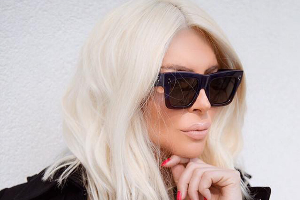 Izgledali su kao da će ljubav trajati zauvek! Jelena Karleuša objavila jedinu zajedničku fotografiju Dragana i Divne Karleuše Izgledali su kao da će ljubav trajati zauvek! Jelena Karleuša objavila jedinu zajedničku fotografiju Dragana i Divne Karleuše