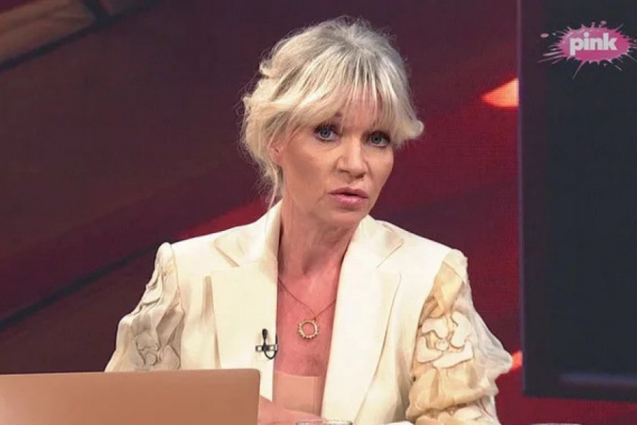 Voditeljka Nacionalnog dnevnika došla na događaj GOLOG STOMAKA: Pogledajte zašto svi ogovaraju Tanju Rađenović (FOTO) Voditeljka Nacionalnog dnevnika došla na događaj GOLOG STOMAKA: Pogledajte zašto svi ogovaraju Tanju Rađenović (FOTO)