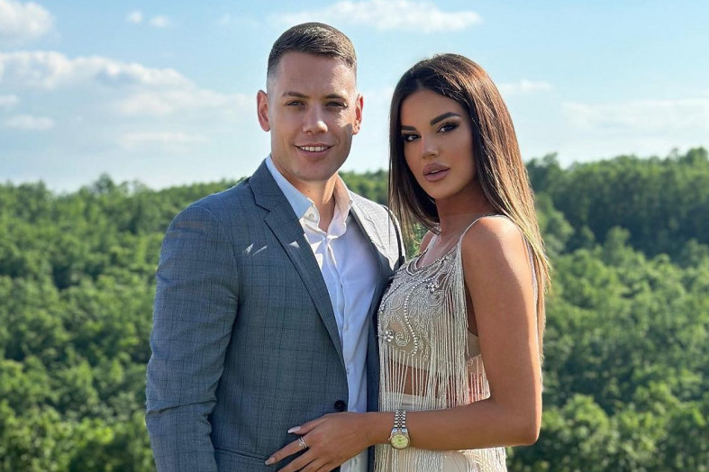 Pogledi puni ljubavi: Bogdan Srejović i Jovana Ljubisavljević blistali na venčanju (FOTO) Pogledi puni ljubavi: Bogdan Srejović i Jovana Ljubisavljević blistali na venčanju (FOTO)