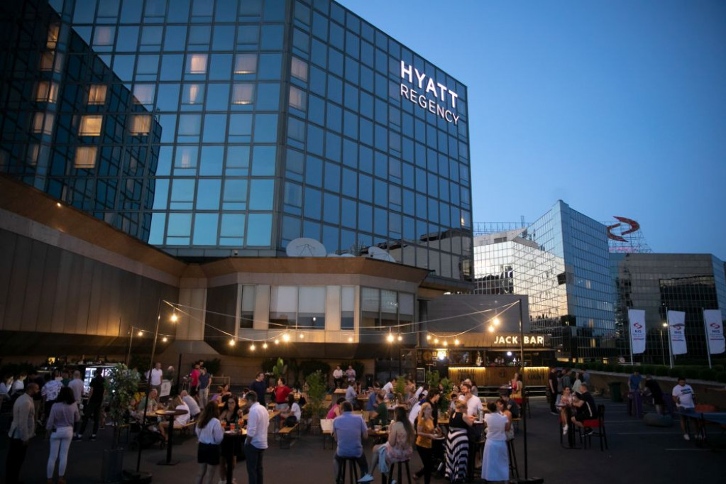 Započnite vikend uz autentično iskustvo u dvorištu hotela Hyatt Regency Beograd