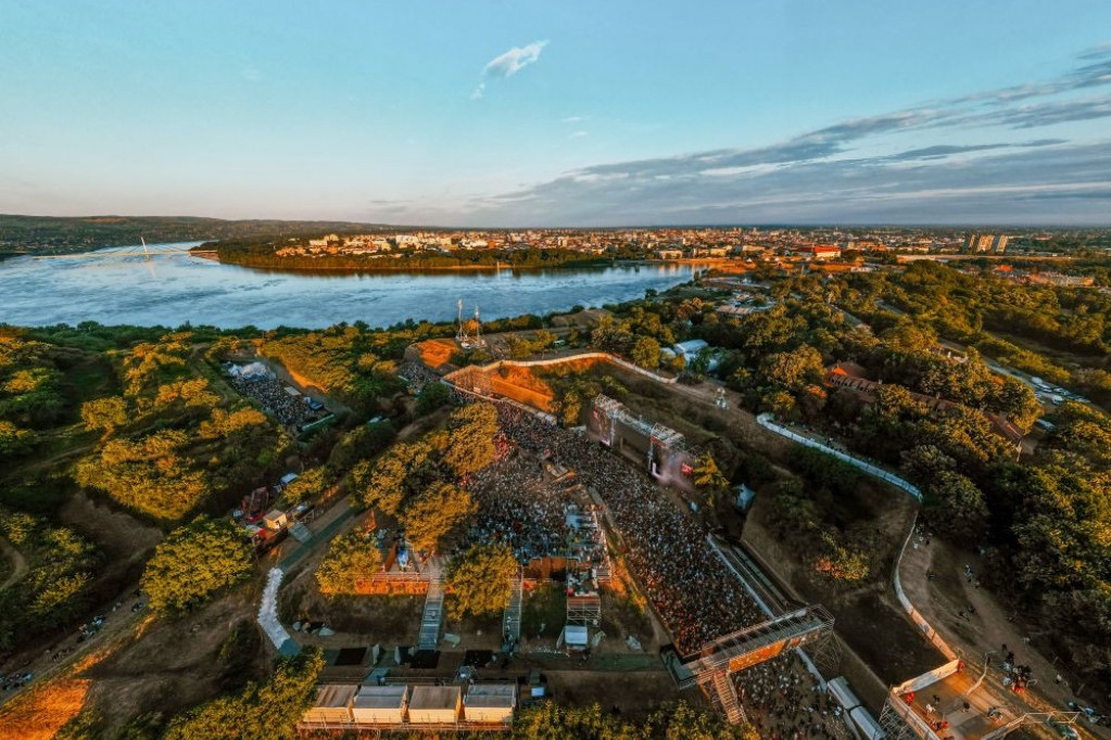 Ne propustite novo festivalsko iskustvo na našim prostorima uz neprikosnoveni muzički  program i vrhunski doživljaj za sva čula!