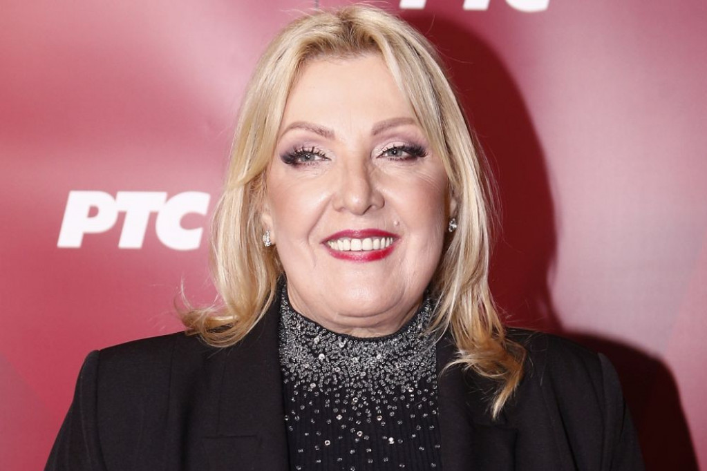 Roze boja na zidovima, stara zgrada i zapušten ulaz: Slomiće vam se srce kad vidite kako izgleda stan u kom je odrasla Snežana Đurišić Roze boja na zidovima, stara zgrada i zapušten ulaz: Slomiće vam se srce kad vidite kako izgleda stan u kom je odrasla Snežana Đurišić